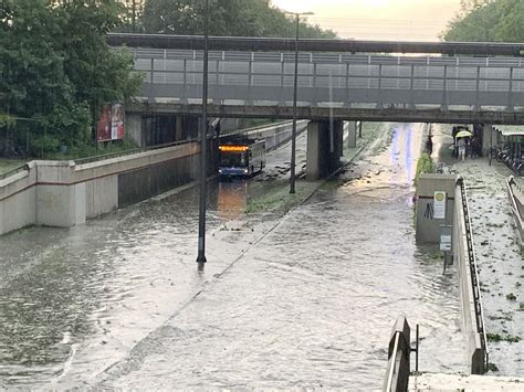 Unwetter In M Nchen Chaos Durch Starkregen Und Hagel Katwarn L Ste