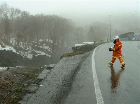 Massive Landslides in Japan (NEW ZetaTalk) - Earth Changes and the Pole ...