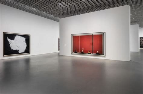 White Cube Gallery - A Vast, Groundbreaking Gallery In South London