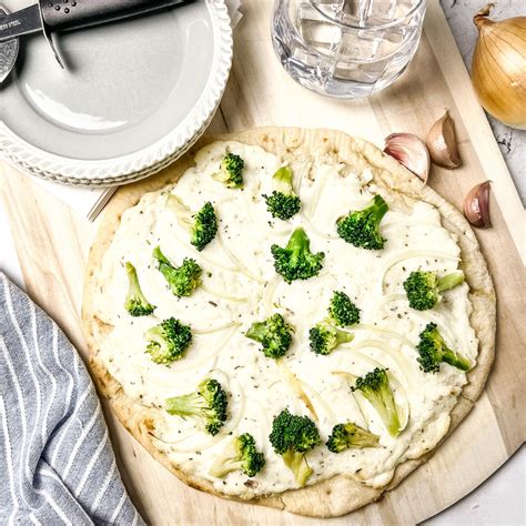 Delicious White Broccoli Pizza Recipe with Onions - Simple Italian Cooking