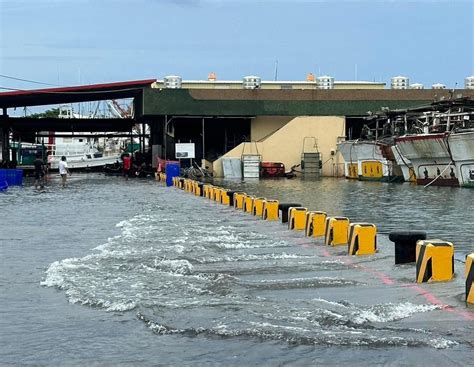 屏東東港大鵬灣淹水成災 超級藍月引大潮 新頭條