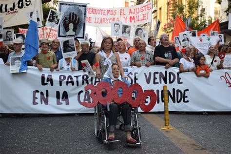 En El D A De La Memoria Personas Marcharon En C Rdoba Al Grito