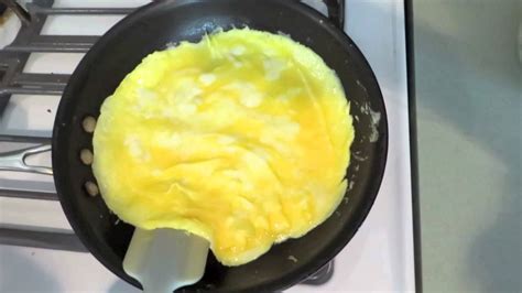 How To Make The Perfect Egg Omelette No Flip Technique Youtube