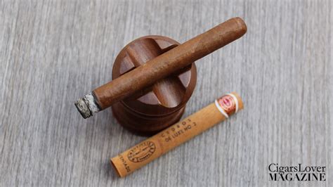 Romeo Y Julieta Cedros De Luxe No 2 CigarsLover Magazine