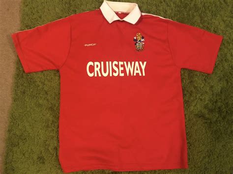 Crawley Town 1999-00 Kits