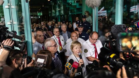 Se Intensifica El Choque De Poderes En Polonia La Corte Suprema Se