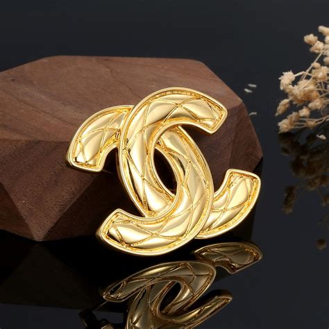 Chanel Брошь - купить с доставкой по выгодным ценам в интернет-магазине ...