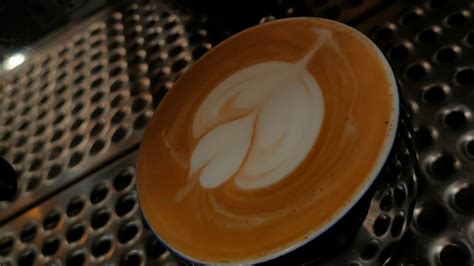 How To Make Latte Art The Basics In Slow Motion By Barista