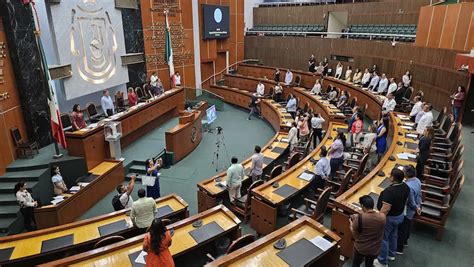 Guardan En El Congreso Un Minuto De Silencio Por Los Hechos Violentos