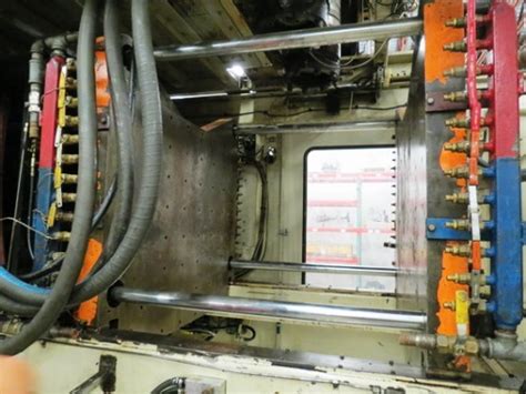 Used Cincinnati Milacron E D C Blow Molder