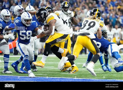 Pittsburgh Steelers Running Back Benny Snell Jr 24 Goes In For A