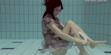 Underwater Hot Girls Swimming Naked Tnaflix