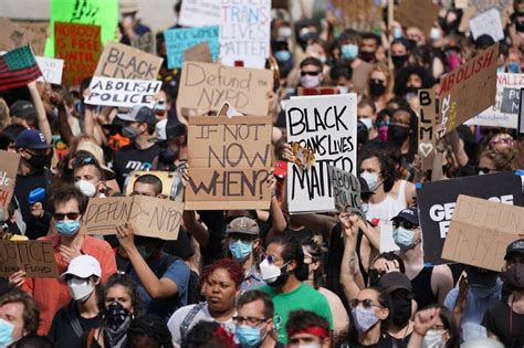 Estimulada Por Protestos Antirracismo Juneteenth Ganha As Ruas Nos