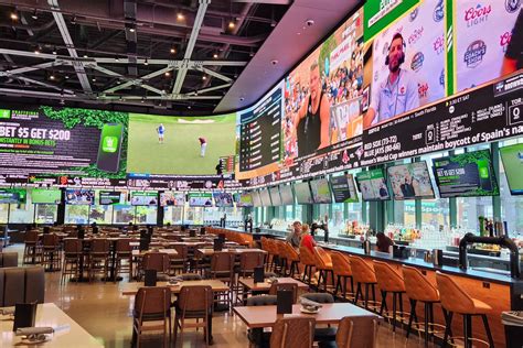 A Visit To The Draftkings Sports Book At Wrigley Field Bleed Cubbie Blue