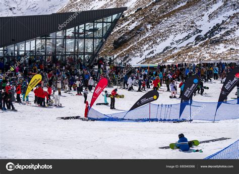 Queenstown New Zealand Sep 2023 Snow Covered Remarkables Ski Resort ...