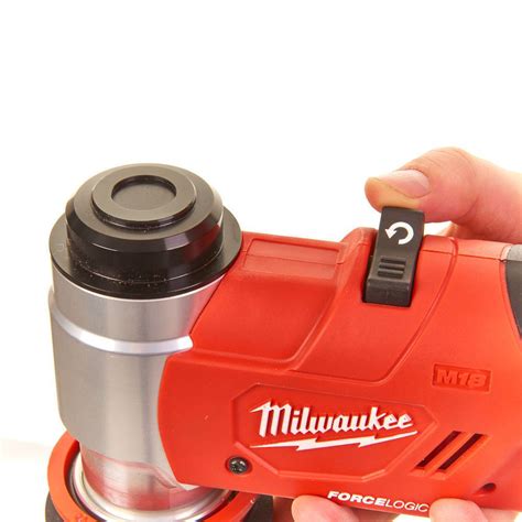 Milwaukee M18hkp 201ca M18 Force Logic Cordless Hydraulic Knockout Punch