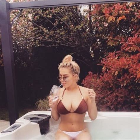 Beauty Bikini Lingerie Selfie Porn Pic