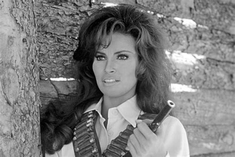 Nie Yje Raquel Welch Ameryka Ska Aktorka I Modelka Zmar A W Wieku