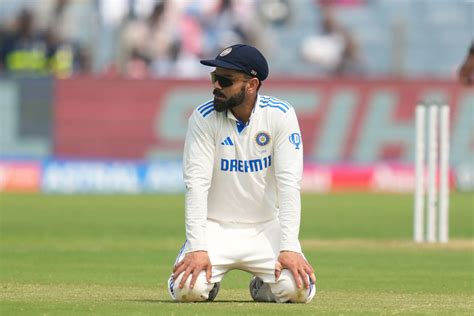 Virat Kohli Absolutely Miffed With Umpire For His Dismissal Walks Off