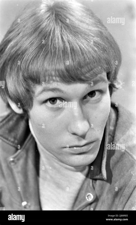 Manfred Mann Uk Rock Group In August 1966 Lead Singer Mike Dabo