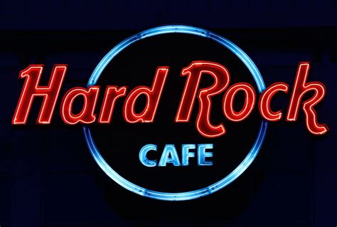 Villa Romana Shopping Recebe Primeiro Restaurante Do Hard Rock Cafe Em