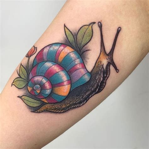 25 Beste Schnecke Tattoo Designs für Männer und Frauen Bedeutung