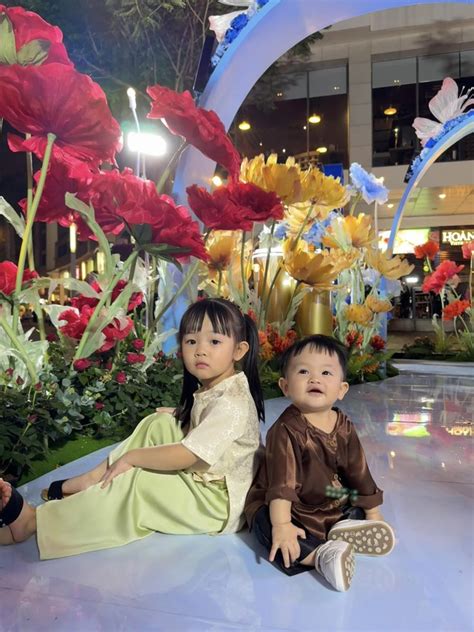 Hot mom Việt lên đồ đón Tết cho con gái Pam xinh ngoan yêu lộng lẫy Myla nhà Hà Anh nhẹ