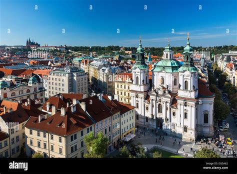 Iglesia De San Nicol S Casco Antiguo Praga Fotograf A De Stock Alamy