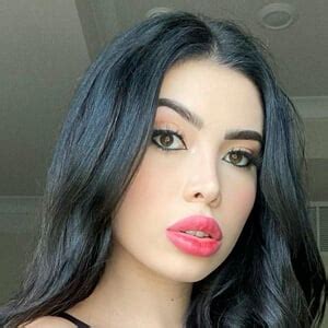 Brenda Esperança - Age, Family, Bio | Famous Birthdays