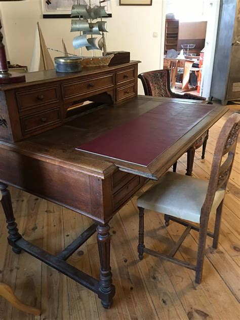 Bureau Ancien En Bois Critoire Cuir Brikbroc Brocante En Ligne