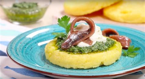 Medaglioni Di Polenta Valsugana Con Burrata E Acciughe Ricetta