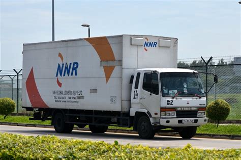 Nnr Global Logistics Mitsubishi Fuso Fighter Fk617 Box Tru Flickr