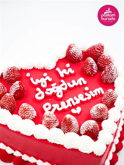 Çilek Detay Naked Cake