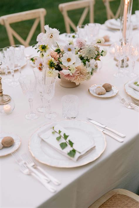 simple  elegant wedding table centerpieces beachweddingtipscom