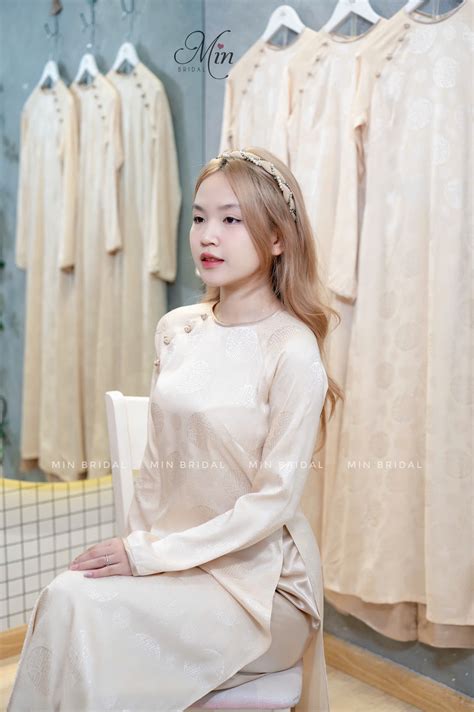 Áo Dài Gấm Suông Kem Nude Min Bridal