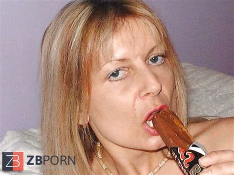 Mature Mummy Sandy Fishnet Pantyhose And Chocolate Zb Porn