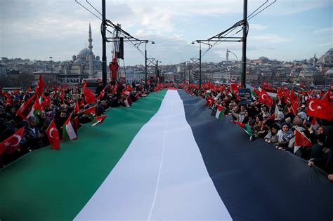 Demonstracije U Istanbulu Protiv Terorizma Pkk I Izraela