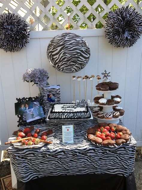 Mini dessert table (zebra) | Mini desserts, Dessert table, Zebra party