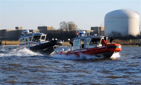 Dvids News Coast Guard Philadelphia Marine Police Strong