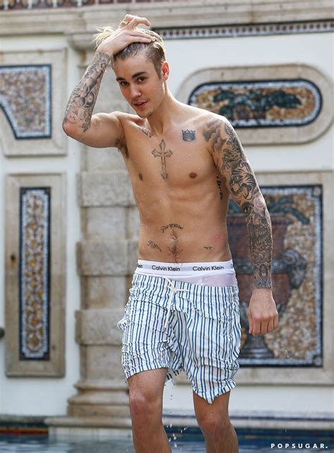 Justin Bieber Shirtless Pictures In Miami December 2015 Popsugar Celebrity