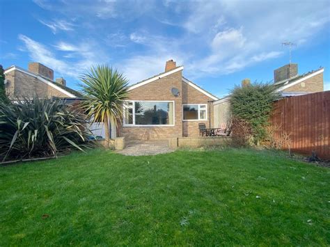 2 Bed Detached Bungalow For Sale In Muirfield Road Worthing Bn13 Zoopla