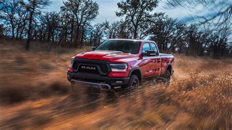 Bilder Von Dodge 2019 Rebel Quad Cab Ram 1500 Pick Up Rot 2560x1440