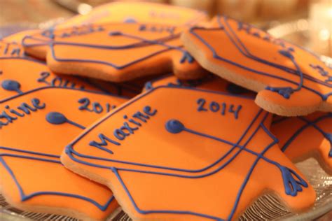 Custom Graduation Cookie Great For Dessert Or Giveaways Graduation Cookies How To Memorize