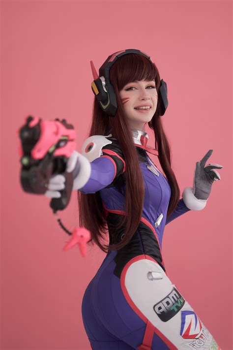 Dva Cosplay Overwatch By Shariashark On Deviantart