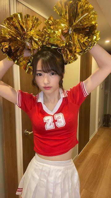 「応援してほしい人」グラビアアイドル月野ももがウエストちらりのチアガール衣装披露 ホビーちゃんねる