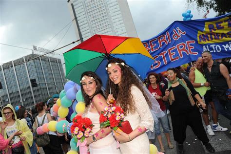 Il Parlamento Europeo Riconosce Le Famiglie Gay