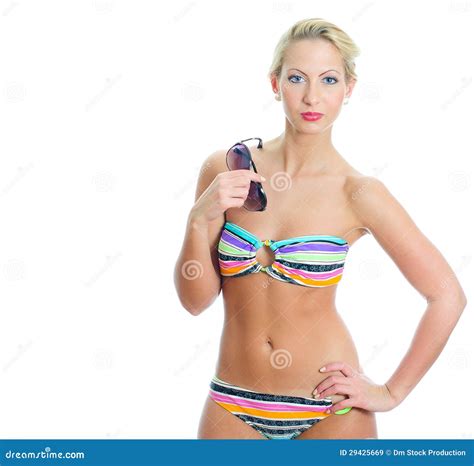 Fille Blonde Avec Des Lunettes De Soleil Image Stock Image Of Bronzage Pose 29425669
