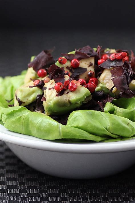 Raw avocado dulse salad recipe | The Rawtarian