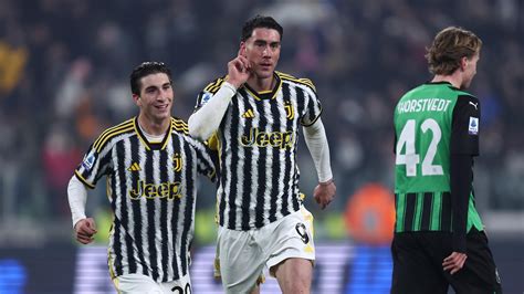 Dusan Vlahovic Scores With Sensational Free Kick As Juventus Double