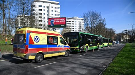 Zderzenie Dw Ch Autobus W Komunikacji Miejskiej W Szczecinie